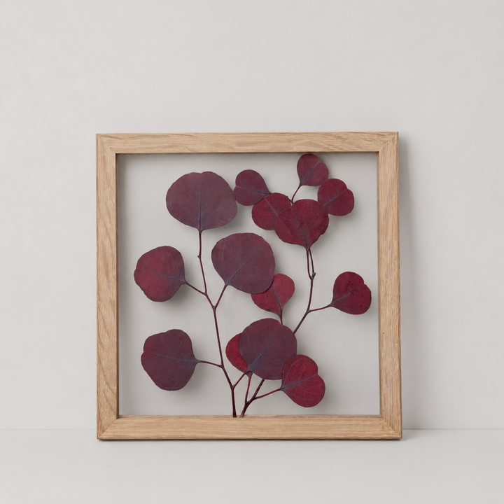Wandbild mit getrocknetem Eukalyptus | rot