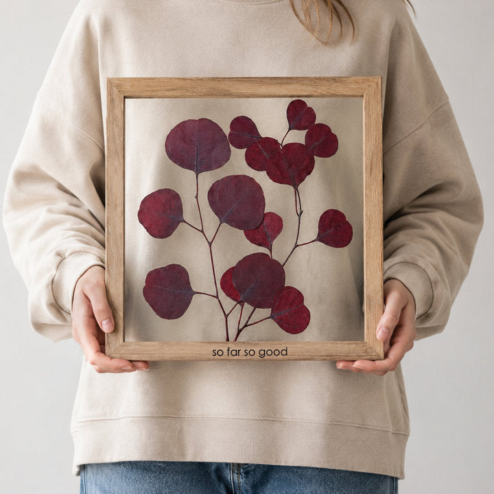 Wandbild mit getrocknetem Eukalyptus | rot