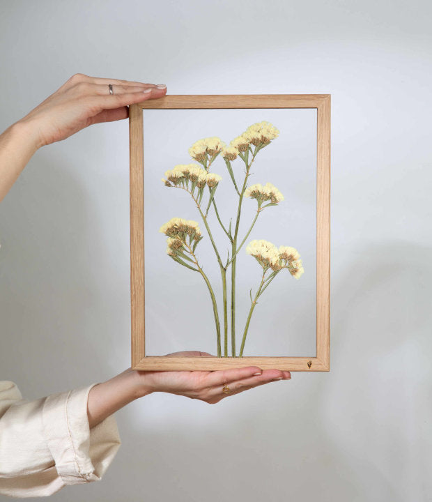 Trockenblumen, Flieder, gelb, skandinavisch wohnen, Naturtöne, echte Blumen, Wandgestaltung
